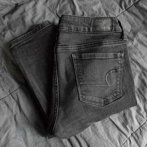 0R Black American Eagle Low Rise Skinny Jeans